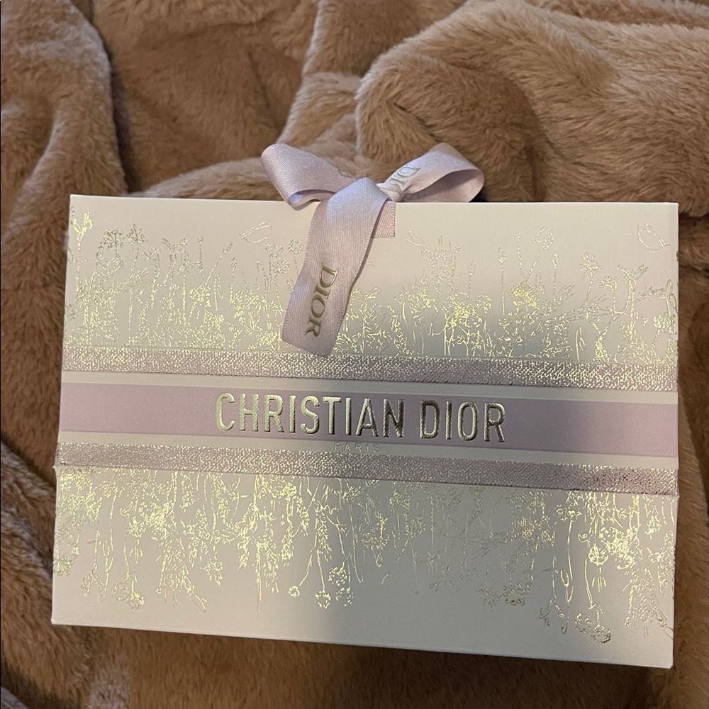 Dior Butterfly Makeup bag - Picture 5 of 6